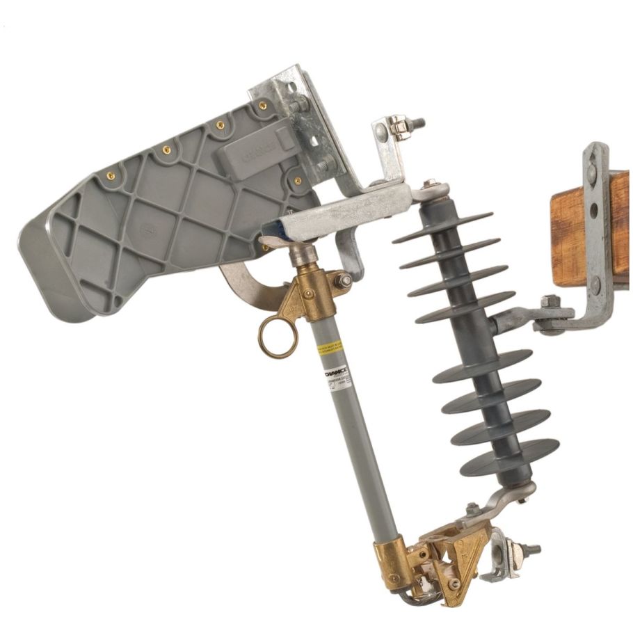 Loadbreak Polymer Cutout, 100 A, Large Eyebolt Connector, 125 kV BIL, 8kAIC Fuseholder